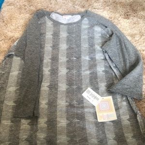 Lularoe Randy Tee brand new Large
